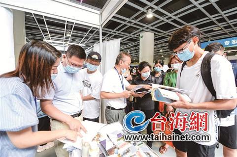 教育咨詢服務(wù)大獲好評(píng)，數(shù)萬(wàn)人次前來(lái)咨詢?nèi)〗?jīng)